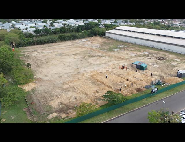 325M² BUSINESS CENTRE TO LET IN BALLITO DISTRICT